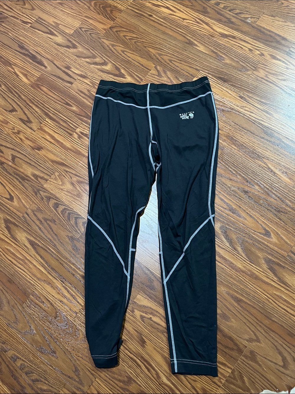 Mountain Hardwear Black Leggings with Gray Contrast Stitching base layer Large